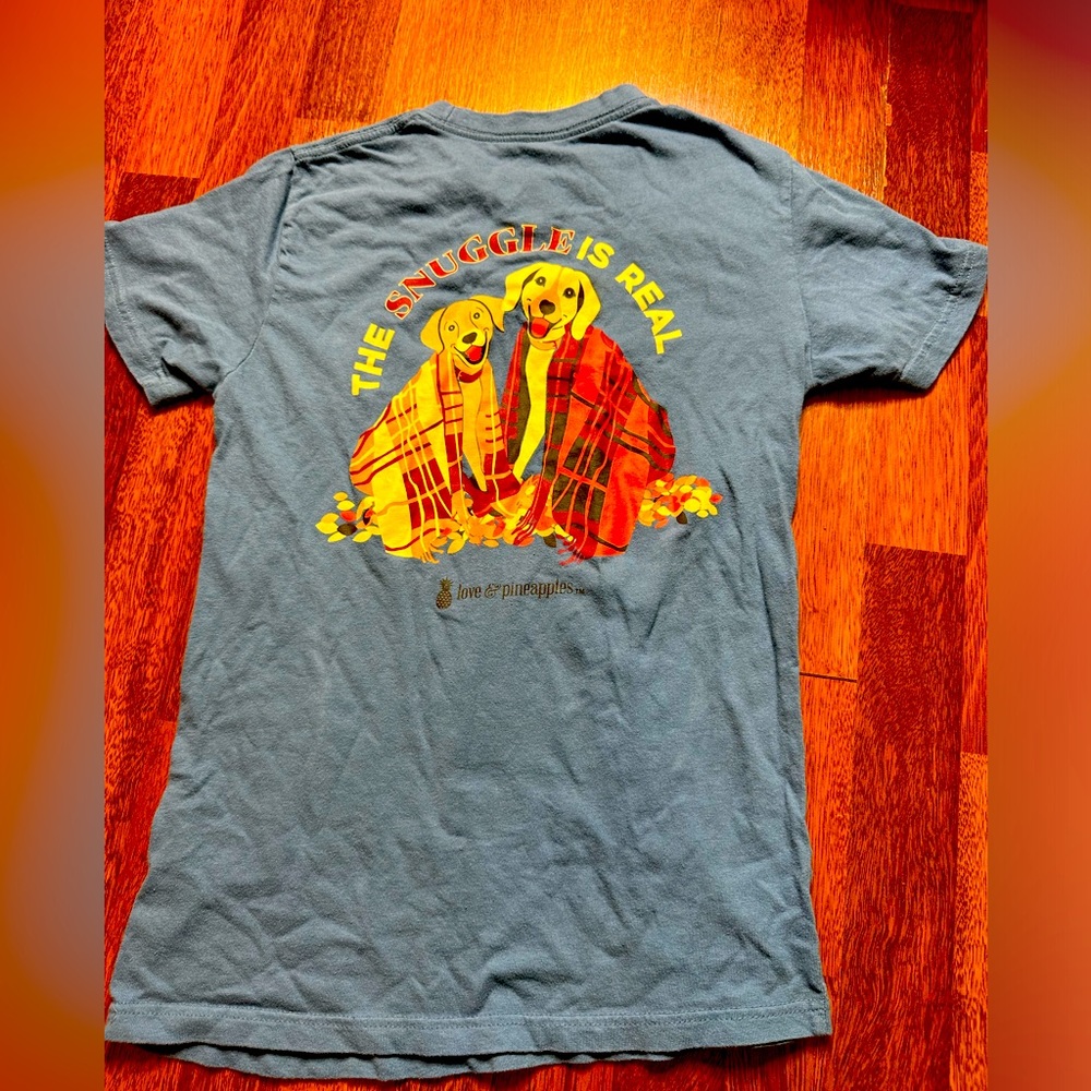 Love and pineapples tshirt blue size small